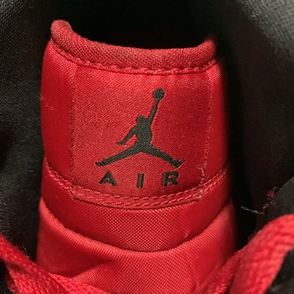 Air Jordan 1 Retro Mid-Top Men Gym Red Size 10 Classic Collectable Fan